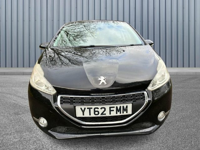 Peugeot 208 1.2 Vti Active Euro 5 Black #2