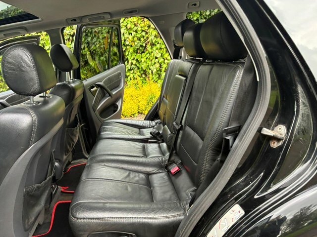 Mercedes-Benz M Class Ml 350 Black #17