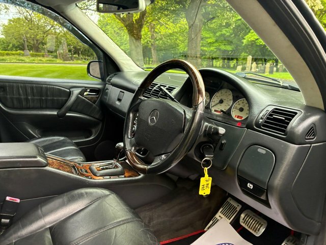 Mercedes-Benz M Class Ml 350 Black #25