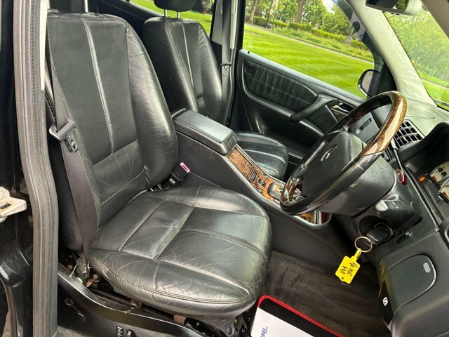 Mercedes-Benz M Class Ml 350 Black #23