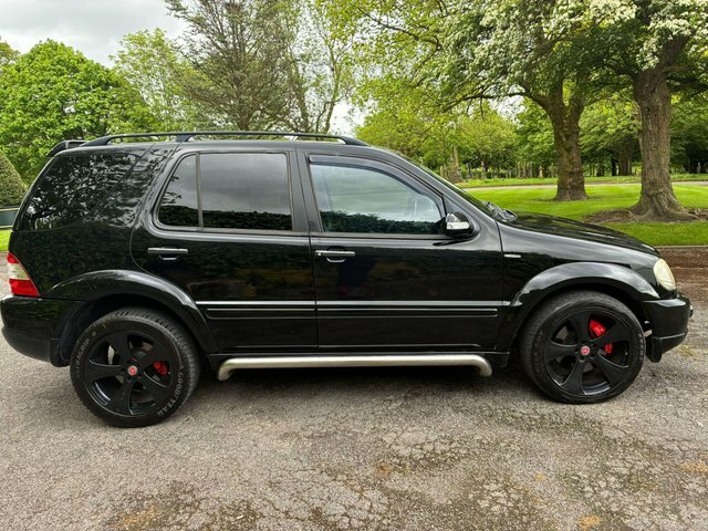 Mercedes-Benz M Class Ml 350 Black #74