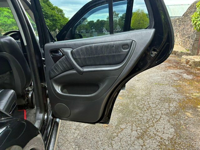 Mercedes-Benz M Class Ml 350 Black #22