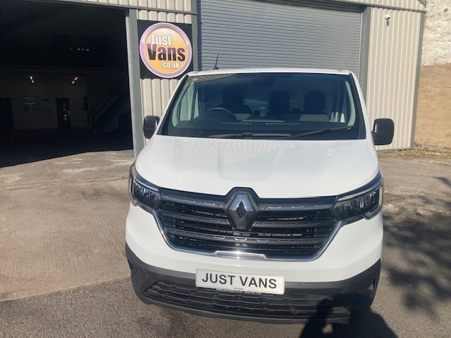 Renault Trafic Mpv YB22NKZ White #2
