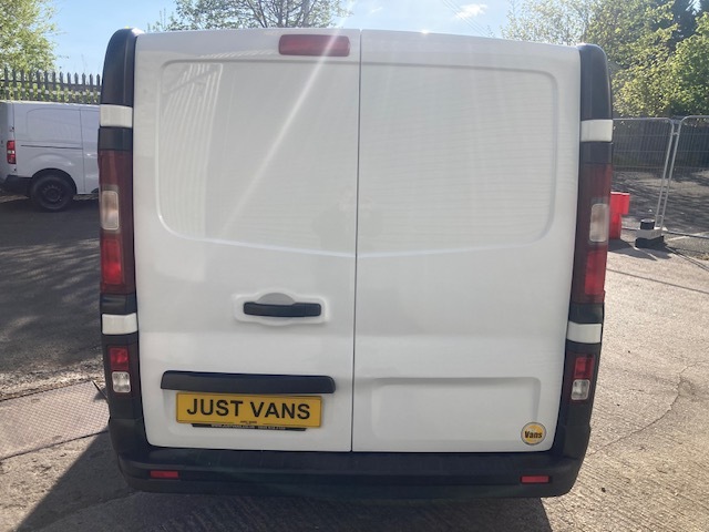 Renault Trafic Mpv YB22NKZ White #4