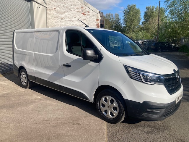 Renault Trafic Mpv White