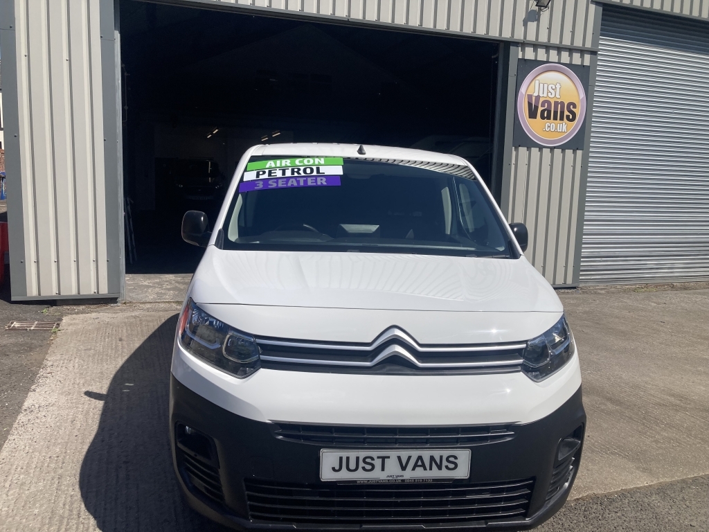 Citroen Berlingo Mpv White #2