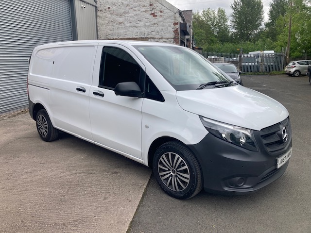 Mercedes-Benz Vito Mpv White