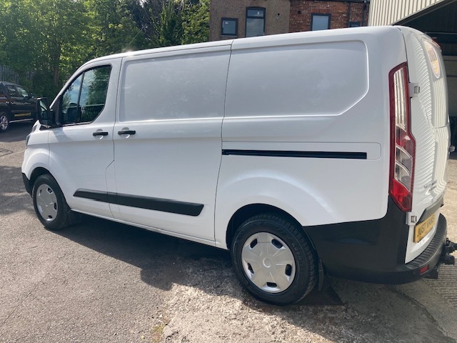 Ford Transit Custom Mpv AY69XUN White #3