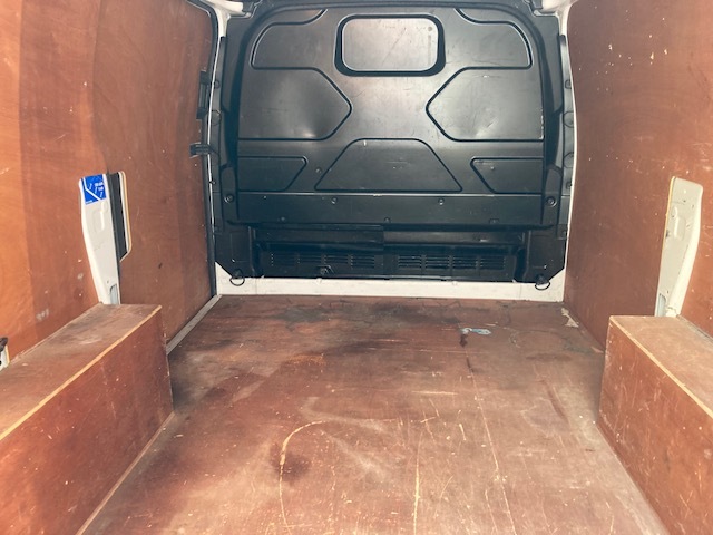 Ford Transit Custom Mpv AY69XUN White #5
