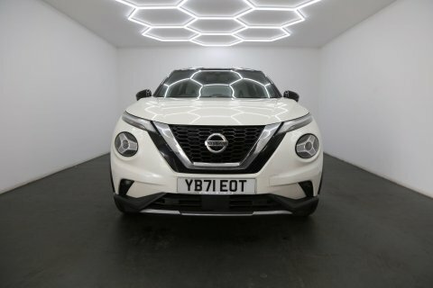 Nissan Juke 1.0 Dig-t Tekna YB71EOT White #2