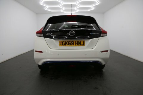 Nissan Leaf 40Kwh Tekna GK69HMJ White #5