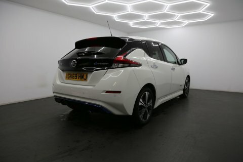 Nissan Leaf 40Kwh Tekna GK69HMJ White #4