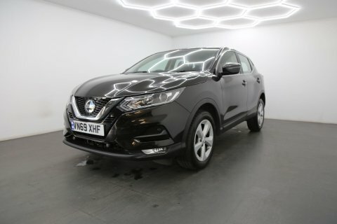 Nissan Qashqai 1.3 Dig-t Acenta VN69XHF Black #3