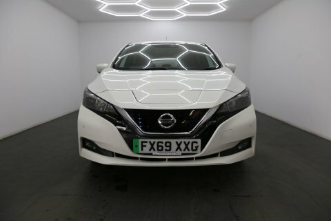 Nissan Leaf 40Kwh N-connecta FX69XXG White #2