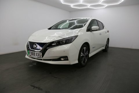 Nissan Leaf 40Kwh N-connecta FX69XXG White #3