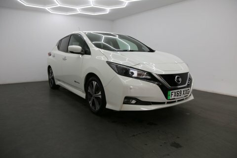 Nissan Leaf 40Kwh N-connecta White