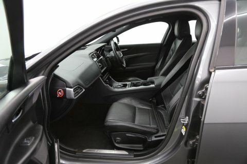 Jaguar XE R-dynamic Hse Black Grey #18