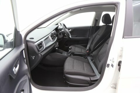Kia RIO Hatchback Red #18