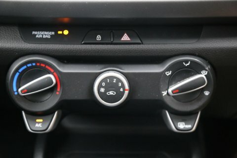 Kia RIO Hatchback Red #14
