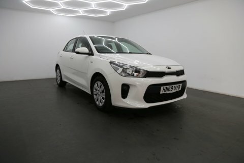 Kia RIO Hatchback Red #1