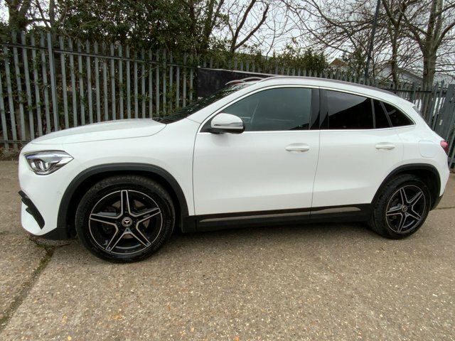 Mercedes-Benz GLA Class Gla180 Amg Line Executive MC22CCD White #3