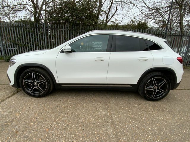 Mercedes-Benz GLA Class Gla180 Amg Line Executive MC22CCD White #4