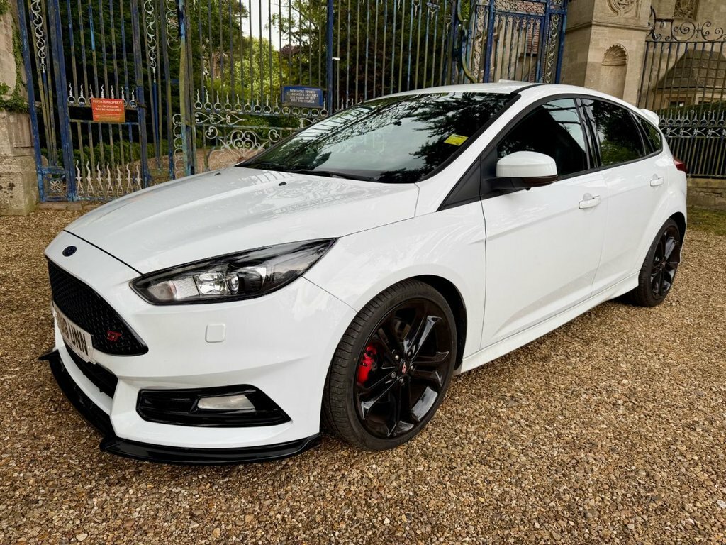 Ford Focus 2L St-3 White