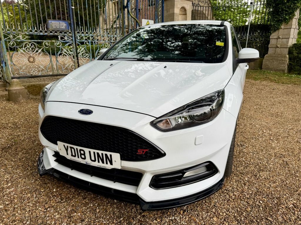 Ford Focus 2L St-3 White #3