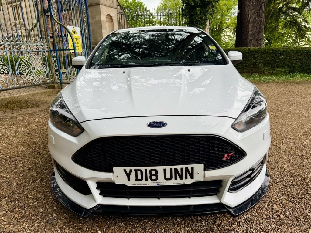 Ford Focus 2L St-3 White #5