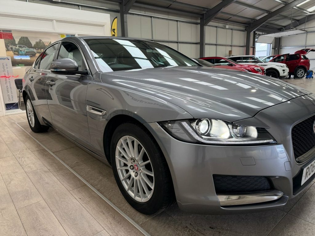 Jaguar XF 2L Prestige Grey #2