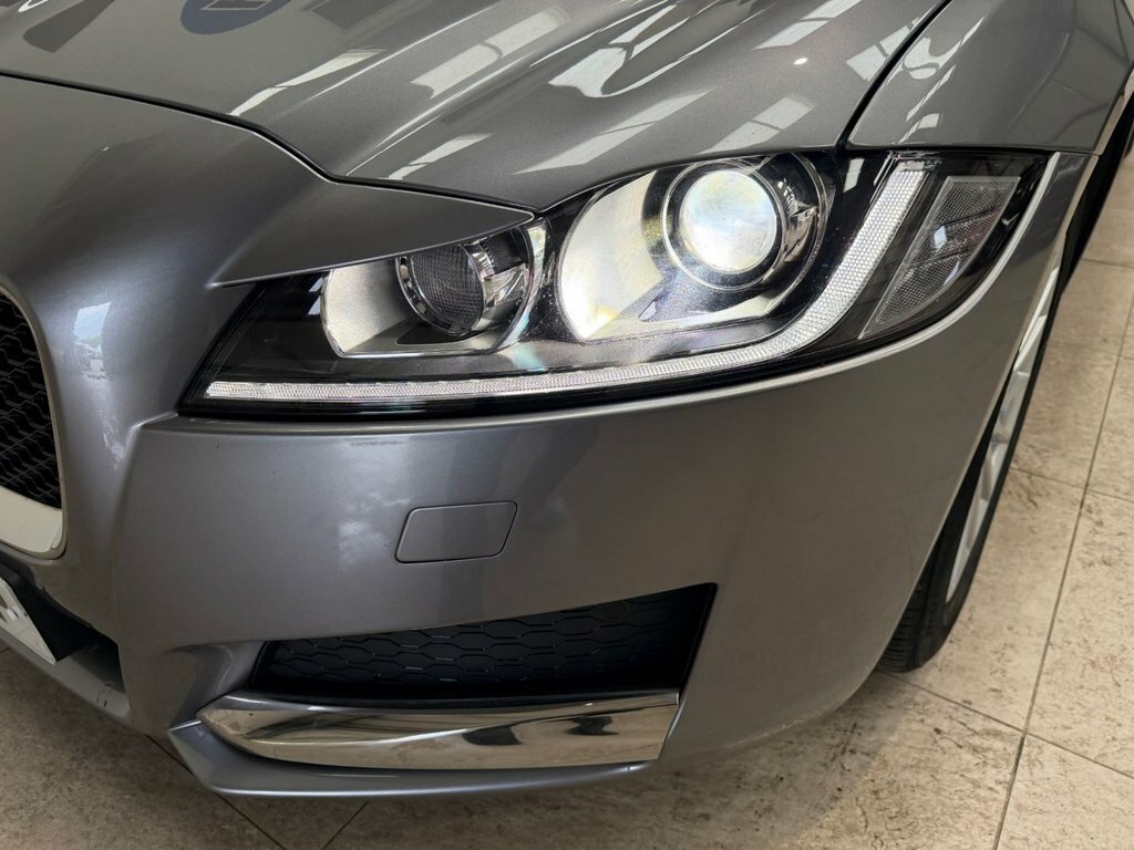 Jaguar XF 2L Prestige Grey #3