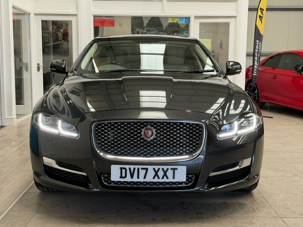 Jaguar XJ 3L Portfolio Grey #2