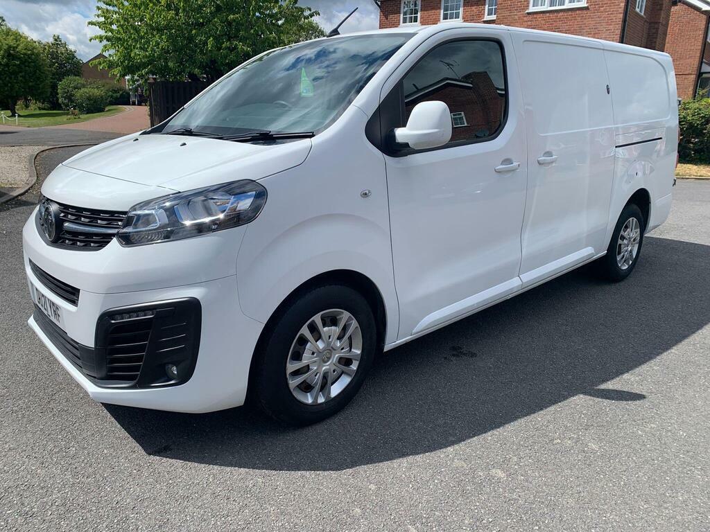 Vauxhall Vivaro 2.0 Turbo D 3100 Sportive L2 H1 Euro 6 S S DU21YRF White #3