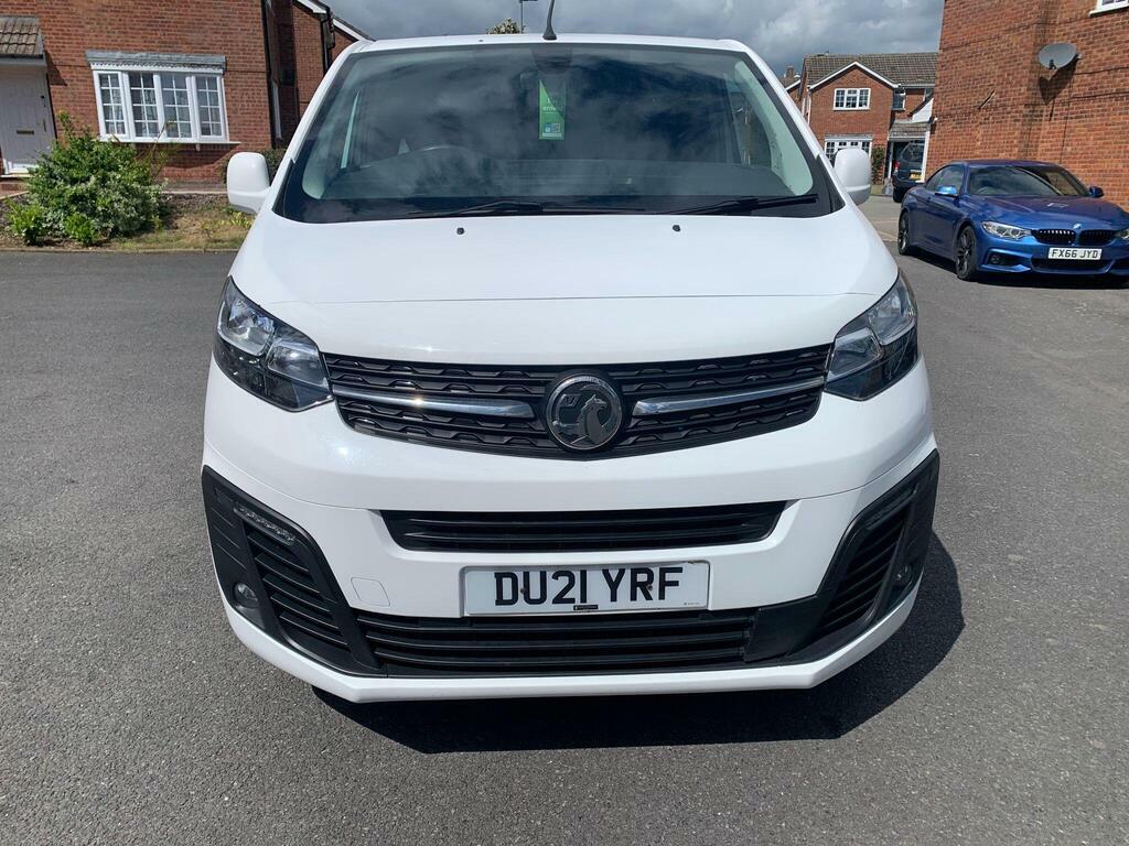 Vauxhall Vivaro 2.0 Turbo D 3100 Sportive L2 H1 Euro 6 S S DU21YRF White #2