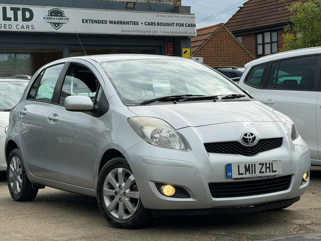 Toyota Yaris Hatchback 1.33 Dual Vvt-i T Spirit Euro 5 Ss LM11ZHL Silver #2