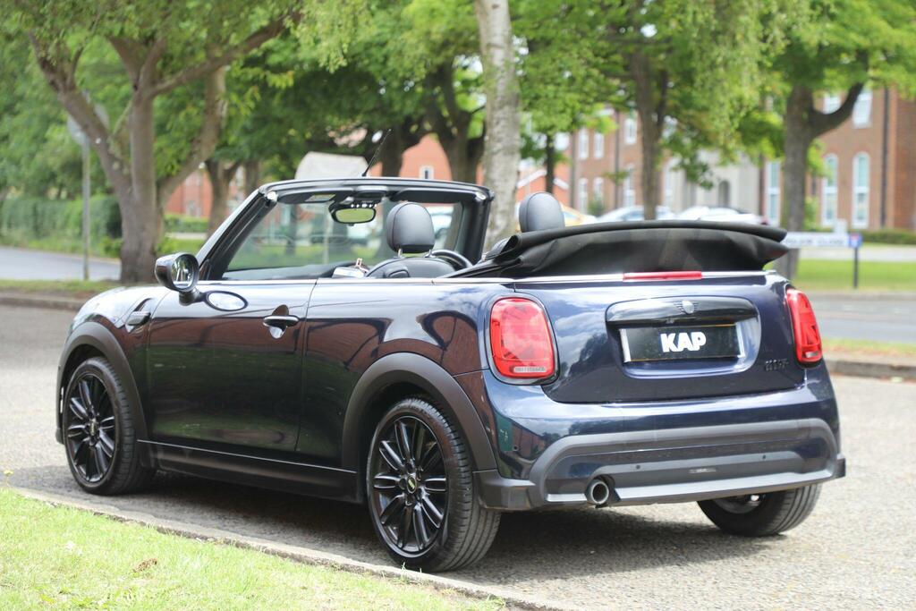 Mini Convertible Cooper Exclusive 1.5 Cooper Exclusive Steptronic E Black #4