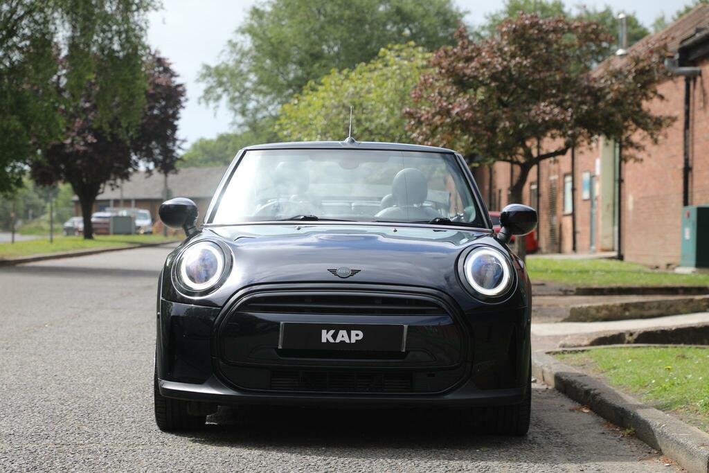 Mini Convertible Cooper Exclusive 1.5 Cooper Exclusive Steptronic E Black #2
