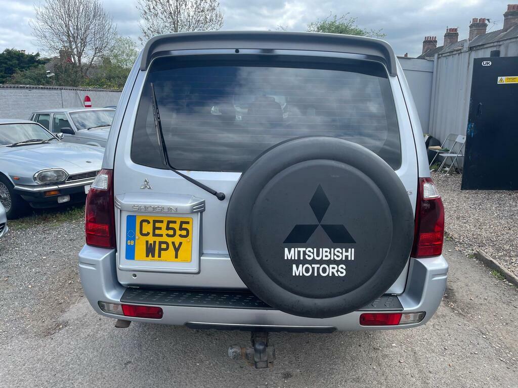 Mitsubishi Shogun 3.2 Di-d Warrior Silver #5