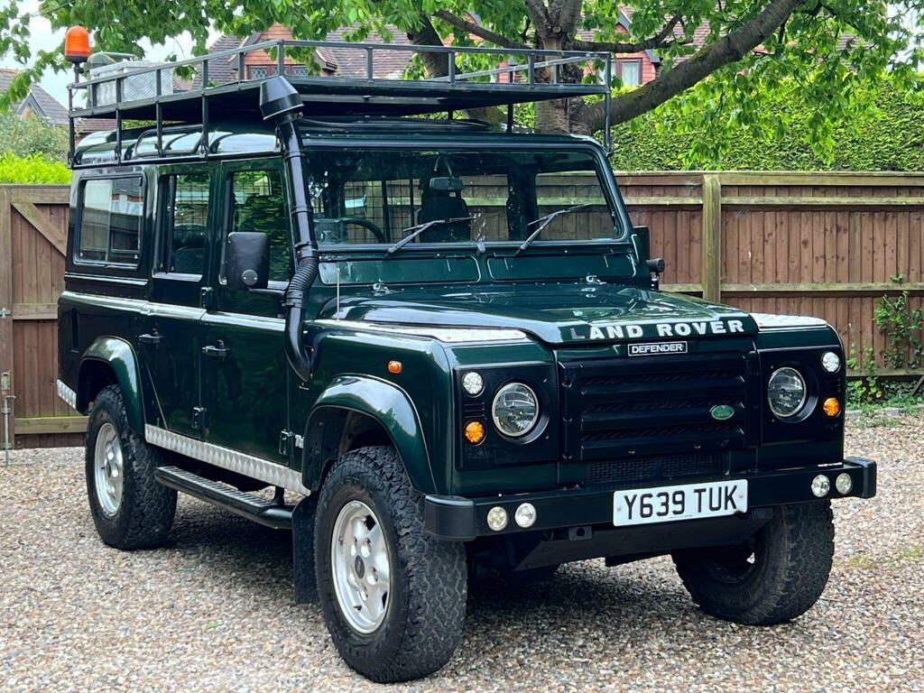 Land Rover Defender 110 2.5 Td5 County Station Wagon Green