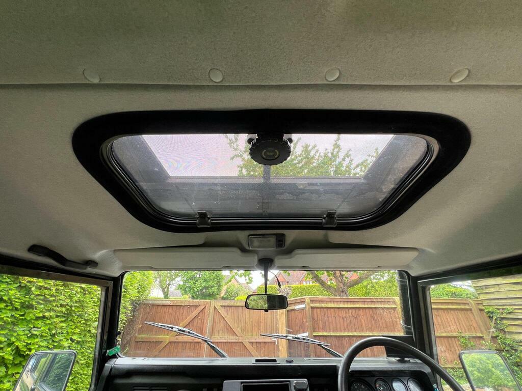 Land Rover Defender 110 Blue #20