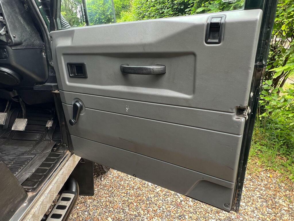 Land Rover Defender 110 Blue #27