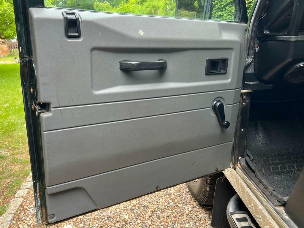 Land Rover Defender 110 Blue #26
