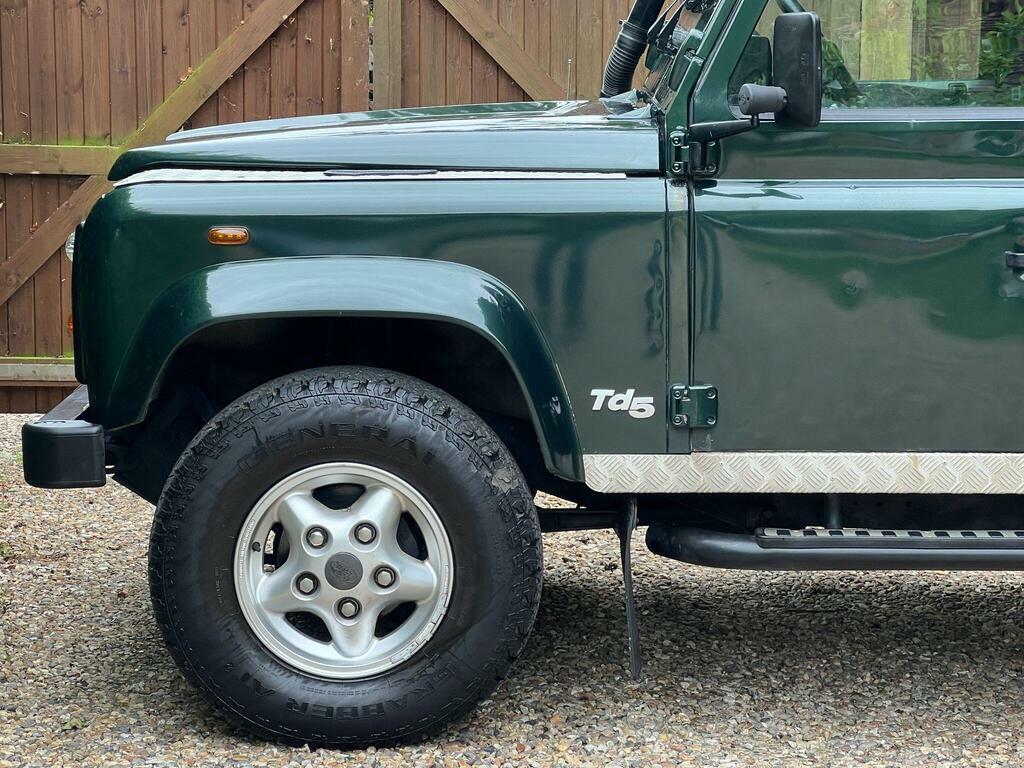 Land Rover Defender 110 Blue #47
