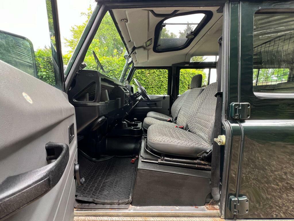 Land Rover Defender 110 Blue #15