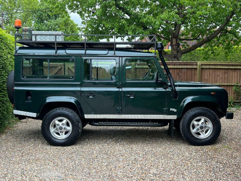 Land Rover Defender 110 2.5 Td5 County Station Wagon Green #5