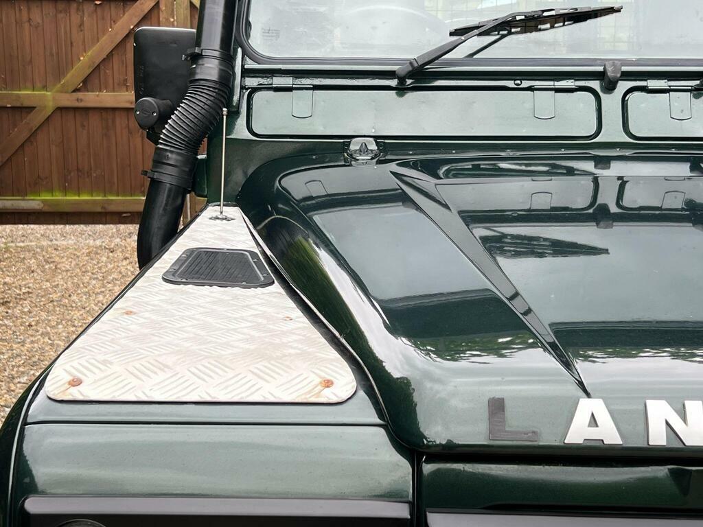 Land Rover Defender 110 Blue #40