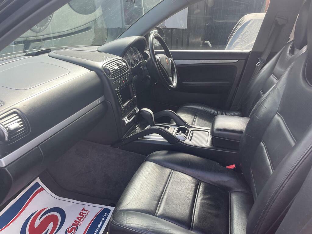 Porsche Cayenne 3.2L Null Black #9