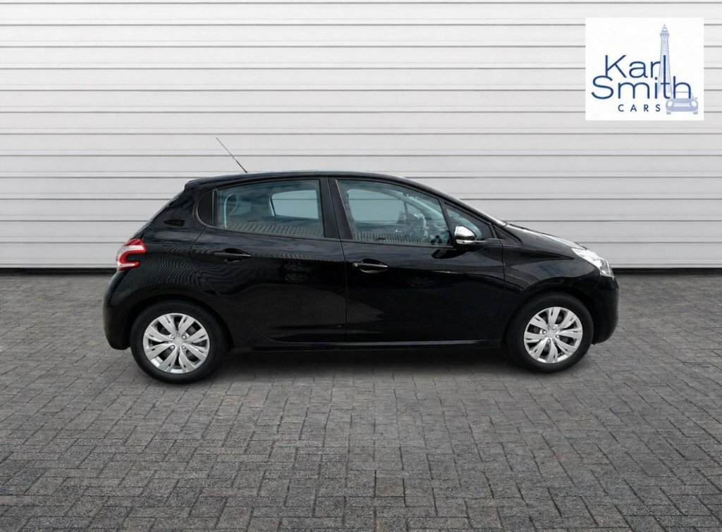 Peugeot 208 1L Access Black #4