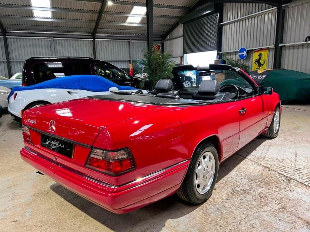 Mercedes-Benz E Class 3.2 E320 Cabriolet 3199Cc Red #2