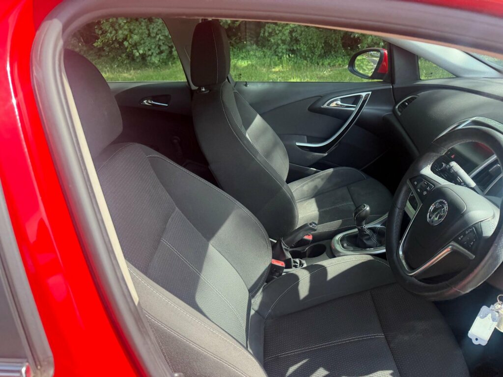 Vauxhall Astra 1.4T 16V Sri Euro 5 DN13CNU Red #5